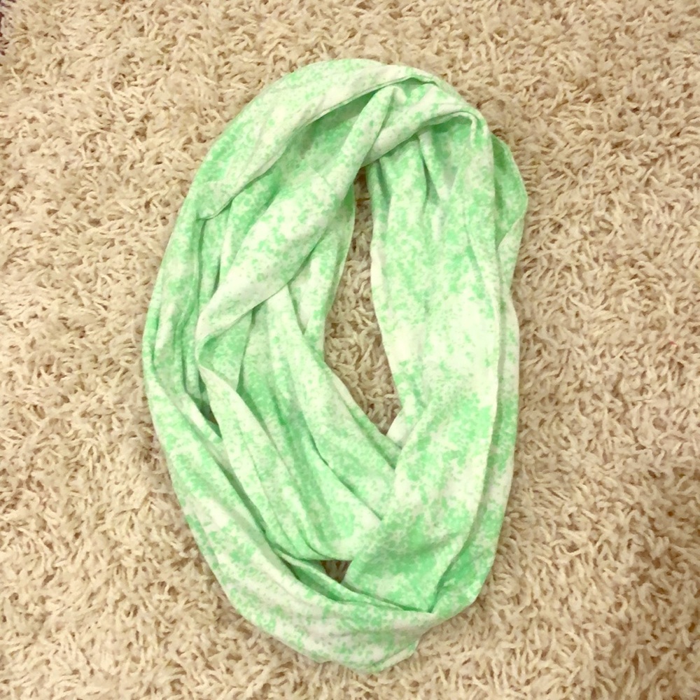 Old Navy Scarf 🍀☘️🍀☘️